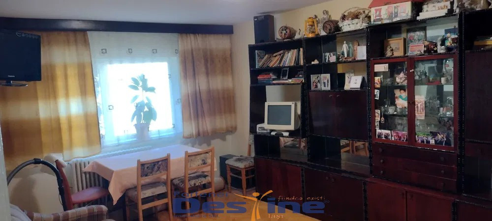 CUG- Apartament cu 3 camere decomandat, etaj 3/4