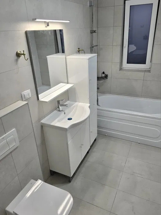 Studio 50 mp cu balcon si loc de parcare subteran, etaj intermediar,cartier Noua