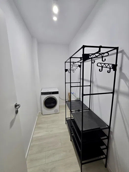 Studio 50 mp cu balcon si loc de parcare subteran, etaj intermediar,cartier Noua