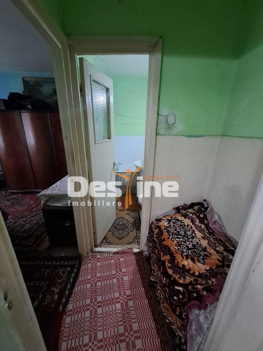 MIRCEA CEL BATRAN, Apartament 2 camere, semidecomandat, 63.900 Euro
