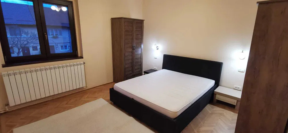 Apartament cu 2 camere 50 mp, etajul 1, cu loc de parcare, cartierul Tractorul