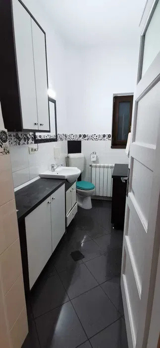 Apartament cu 2 camere 50 mp, etajul 1, cu loc de parcare, cartierul Tractorul