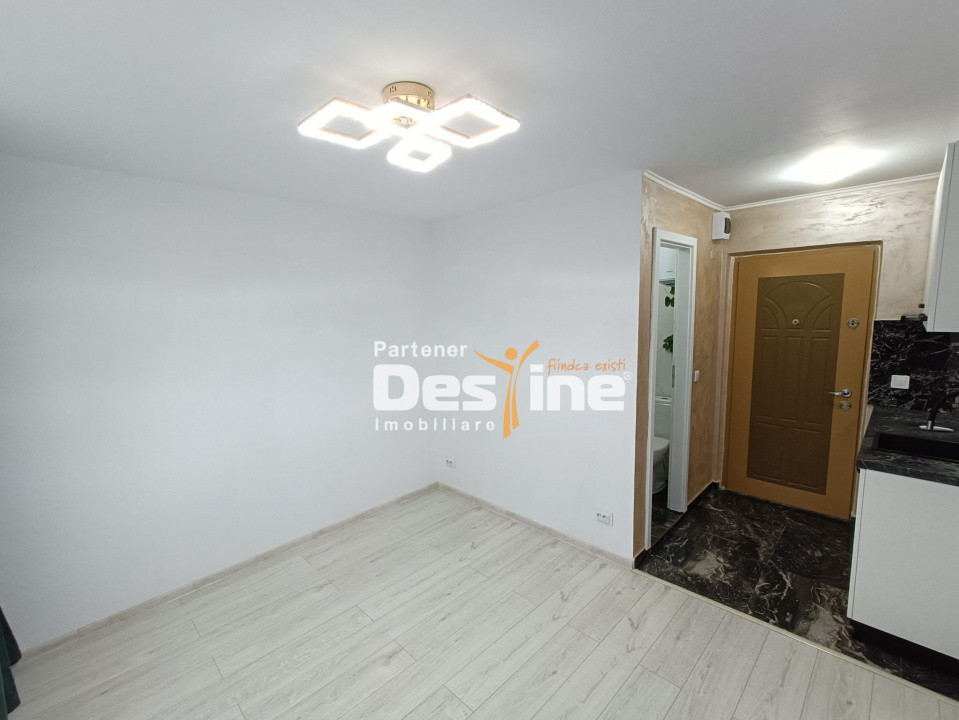 Piața Nicolina - Garsonieră 17 mp, cu izolație interioară și instalații noi