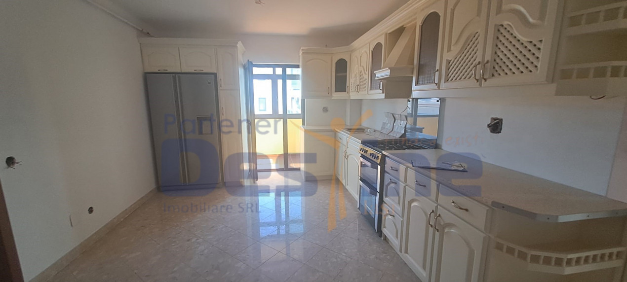 Apartament 2 camere DECOMANDAT, 65 mp, CU PARCARE, zona Valea Lupului