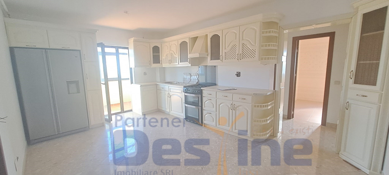 Apartament 2 camere DECOMANDAT, 65 mp, CU PARCARE, zona Valea Lupului