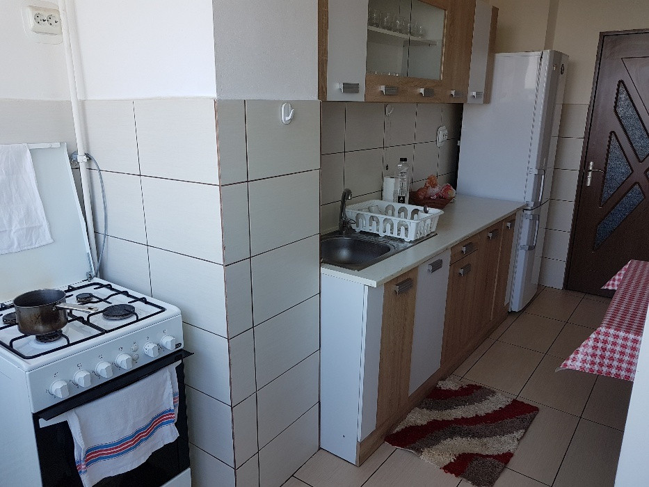 Apartament cu 3 camere 67 mp, etaj intermediar,  situat in zona Vlahuta