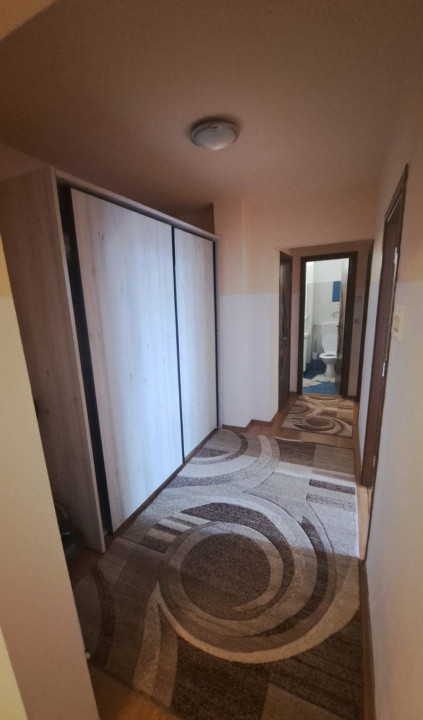Apartament cu 3 camere 67 mp, etaj intermediar,  situat in zona Vlahuta