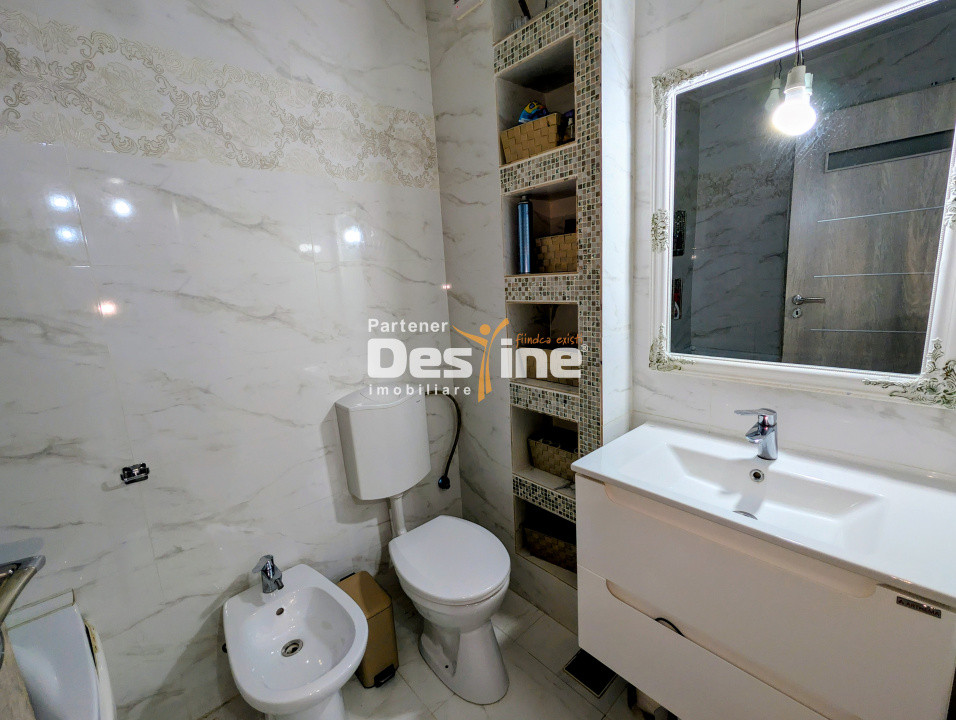 Apartament 3 camere 59 mp etaj intermediar loc parcare boxă mobilat Păcurari