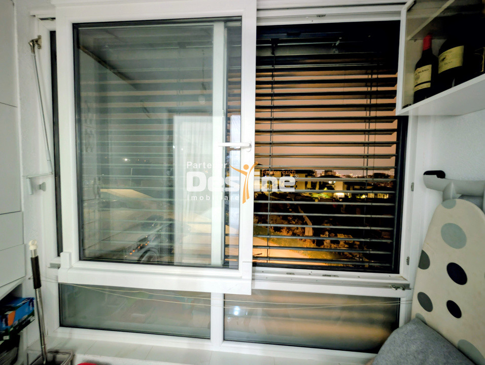 Apartament 3 camere 59 mp etaj intermediar loc parcare boxă mobilat Păcurari