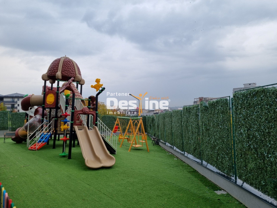 Apartament 3 camere 59 mp etaj intermediar loc parcare boxă mobilat Păcurari