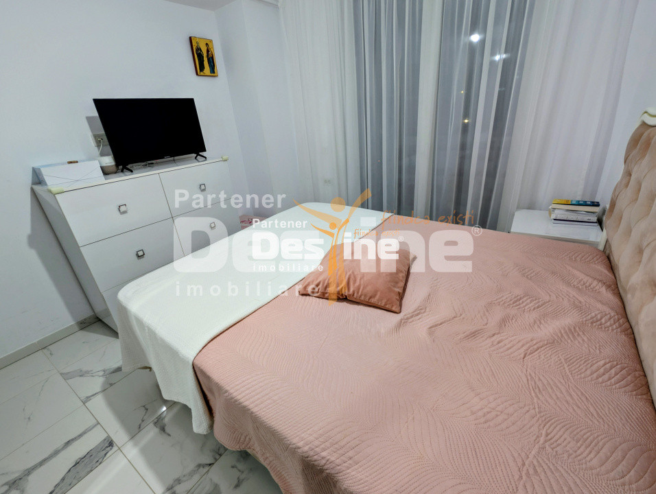 Apartament 3 camere 59 mp etaj intermediar loc parcare boxă mobilat Păcurari