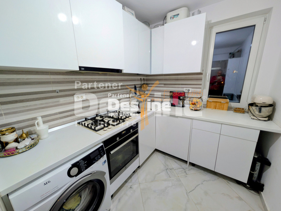 Apartament 3 camere 59 mp etaj intermediar loc parcare boxă mobilat Păcurari