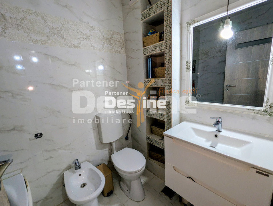 Apartament 3 camere 59 mp etaj intermediar loc parcare boxă mobilat Păcurari