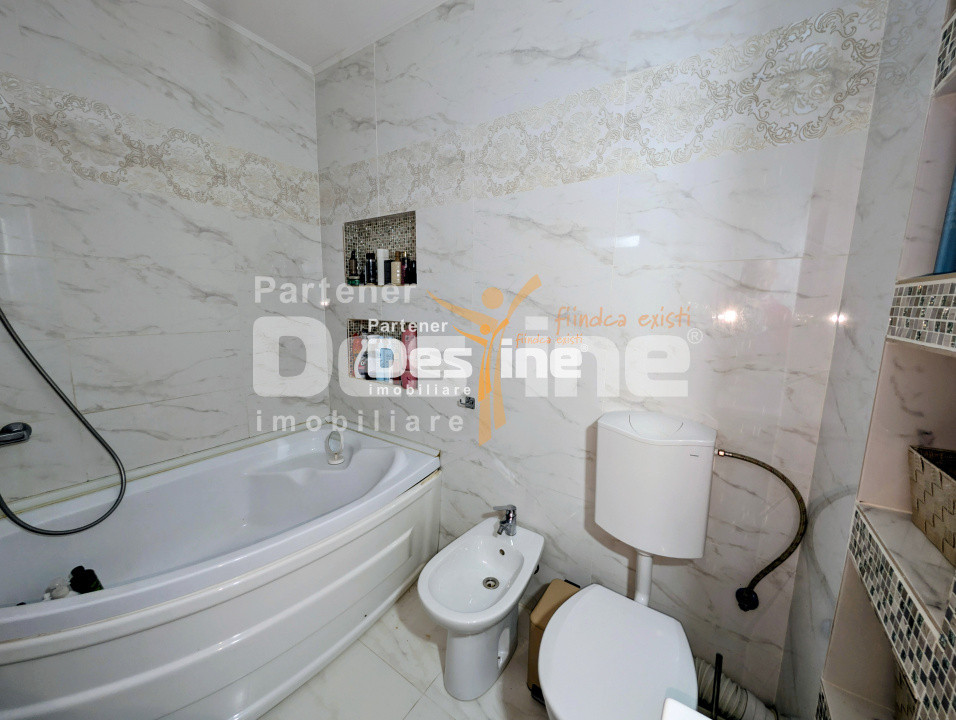 Apartament 3 camere 59 mp etaj intermediar loc parcare boxă mobilat Păcurari