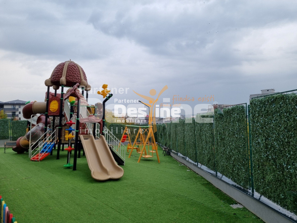 Apartament 3 camere 59 mp etaj intermediar loc parcare boxă mobilat Păcurari