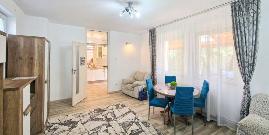 Casa cu 4 camere,   terasa acoperita,  curte de 700 mp, zona Kaufland -  Buzesti