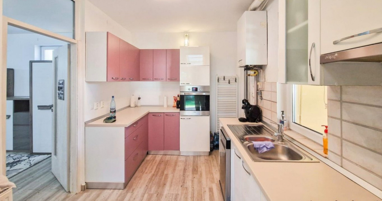 Casa cu 4 camere,   terasa acoperita,  curte de 700 mp, zona Kaufland -  Buzesti