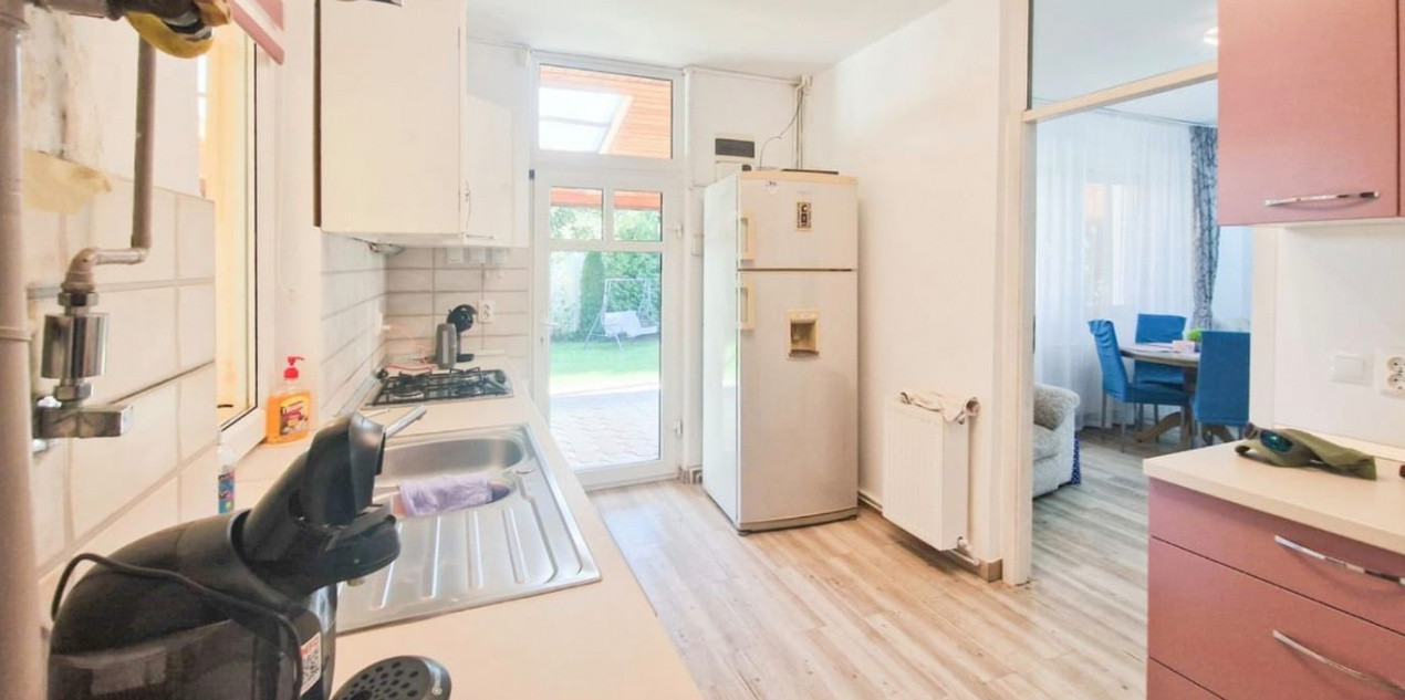 Casa cu 4 camere,   terasa acoperita,  curte de 700 mp, zona Kaufland -  Buzesti