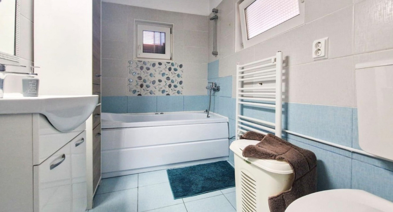 Casa cu 4 camere,   terasa acoperita,  curte de 700 mp, zona Kaufland -  Buzesti