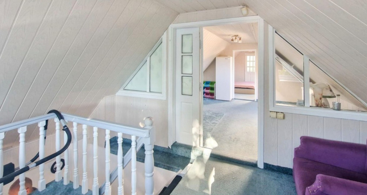 Casa cu 4 camere,   terasa acoperita,  curte de 700 mp, zona Kaufland -  Buzesti