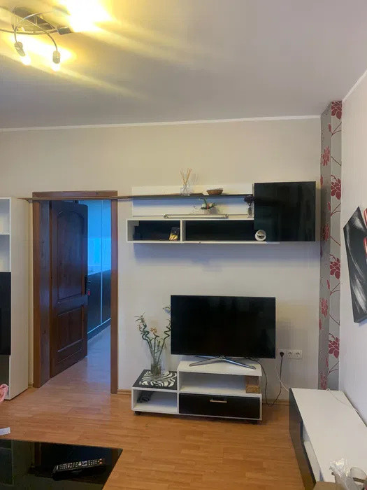 Apartament cu 2 camere pet friendly, 45 mp, situat la casa in Centrul Civic. 