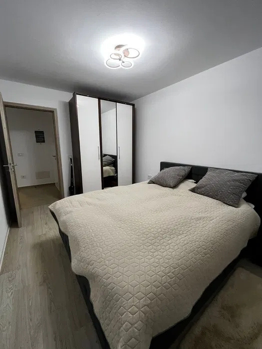 Studio 50 mp, etaj intermediar, loc de parcare si boxa, situat in Kasper Coresi