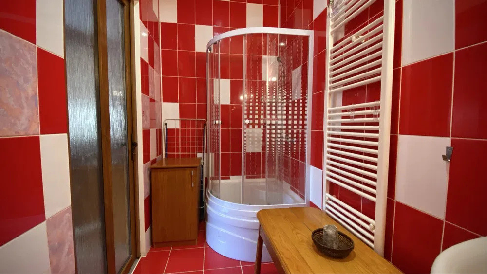 Apartament cu 2 camere la casa, Pet Friendly, situat central - pe Strada Lunga