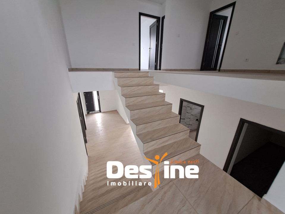CIURBESTI- CASA INDIVIDUALA 121 MP + TEREN 500 MP, 175.000 euro