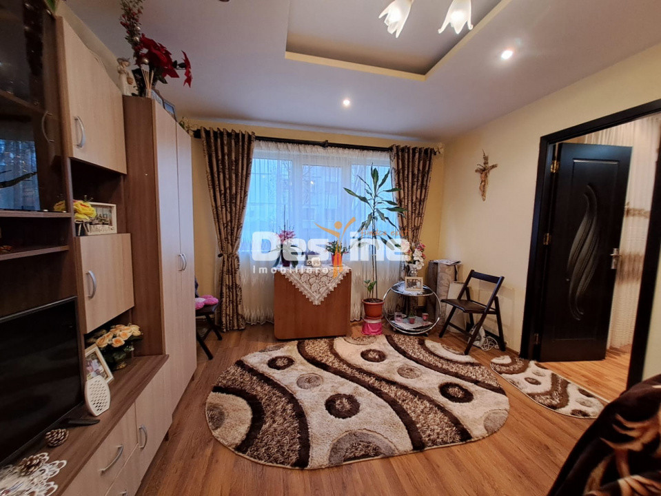 MIRCEA CEL BATRAN, Apartament 2 camere, nedecomandat, 83.600 Euro