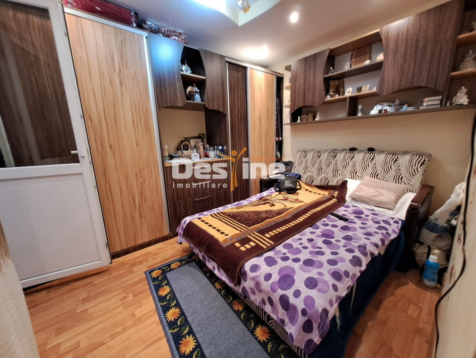 MIRCEA CEL BATRAN, Apartament 2 camere, nedecomandat, 83.600 Euro