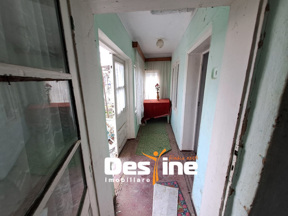 URICANI , CASA  78 MP,TEREN 1250 MP, 69.900 EURO