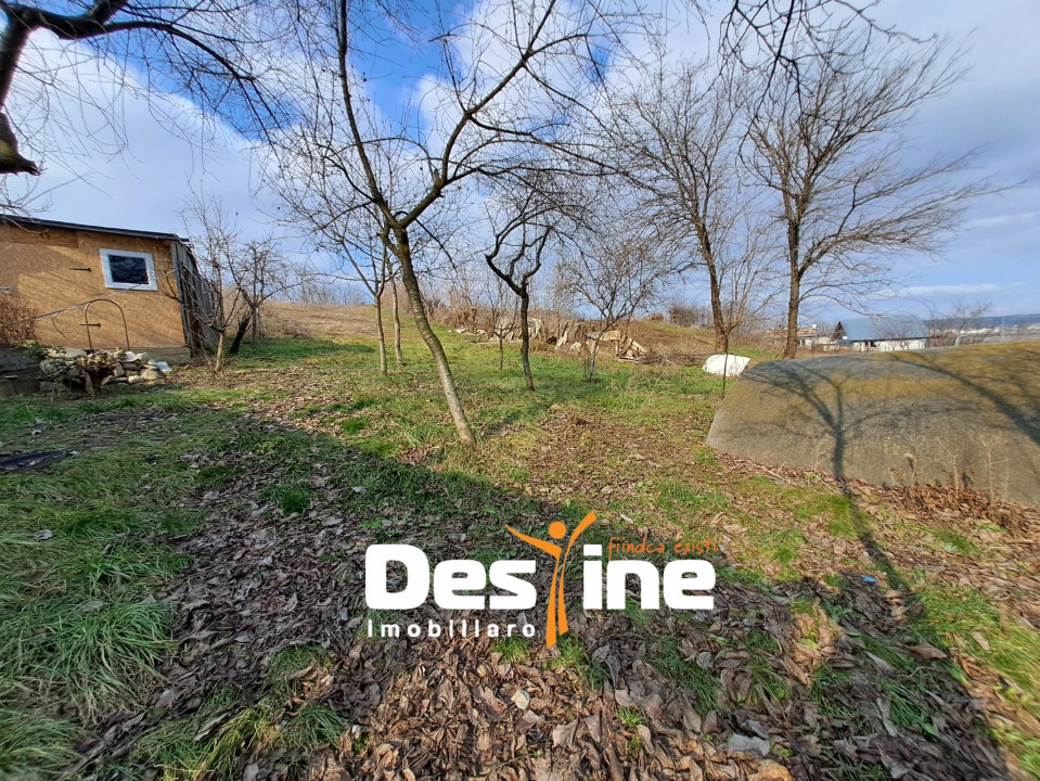 URICANI , CASA  78 MP,TEREN 1250 MP, 69.900 EURO