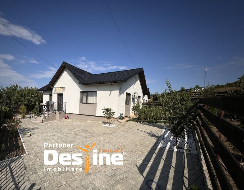 Casa PLAN PARTER, 75 mp + 500 mp TEREN , CIURBESTI
