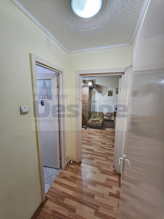 Apartament 2 camere-Semidecomandat- Podu Ros