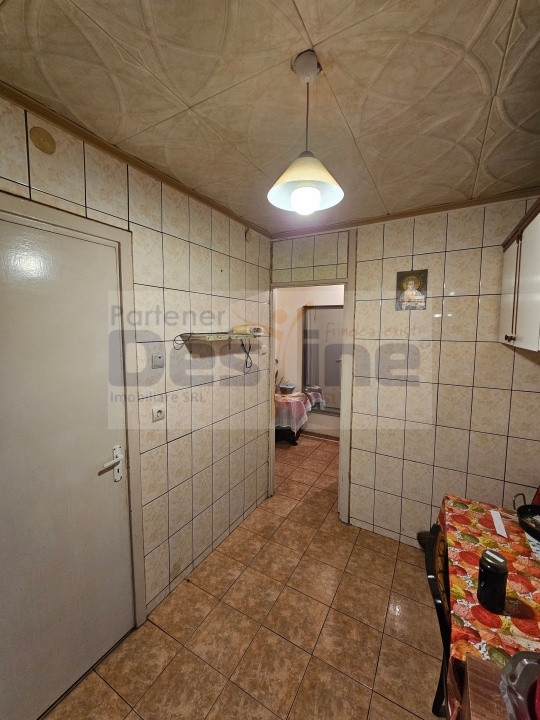 Apartament 2 camere-Semidecomandat- Podu Ros
