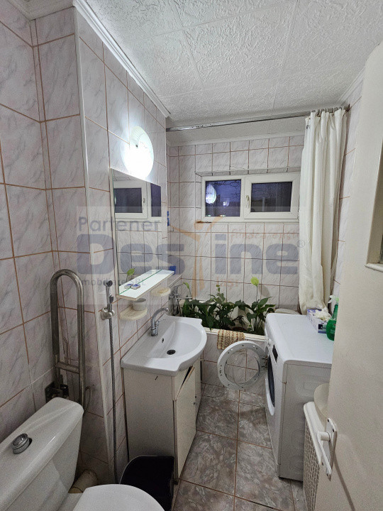 Apartament 2 camere-Semidecomandat- Podu Ros