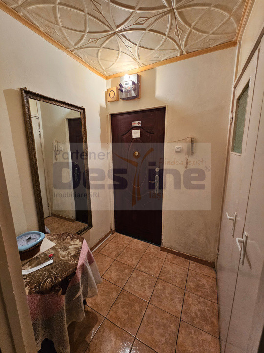 Apartament 2 camere-Semidecomandat- Podu Ros
