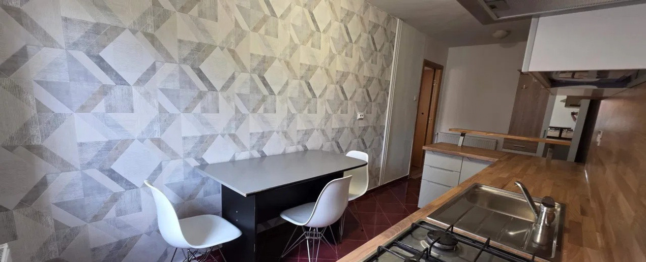 Apartament cu 2 camere, suprafata de 56mp, acces la  beci din bucatarie, Racadau