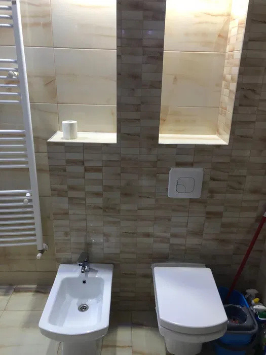 Garsoniera spatioasa, 48 mp, mobilata si utilata, loc de parcare, in IASARAN