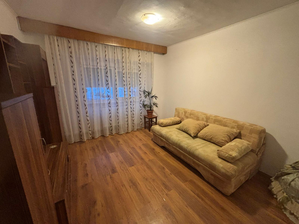 Apartament cu 3 camere, suprafata generoasa de 74 mp, la baza Colinei 