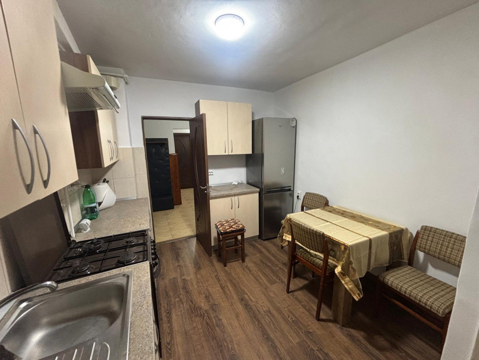 Apartament cu 3 camere, suprafata generoasa de 74 mp, la baza Colinei 