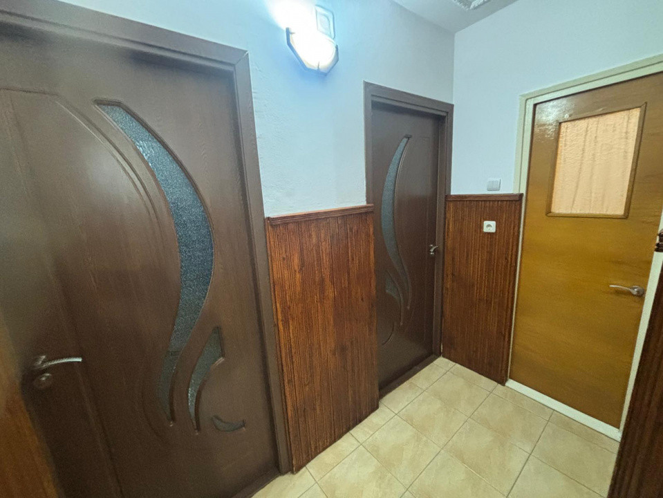 Apartament cu 3 camere, suprafata generoasa de 74 mp, la baza Colinei 