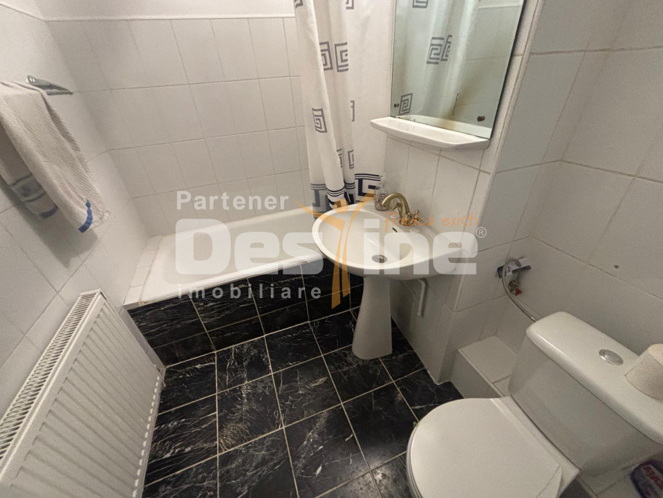 Apartament cu 3 camere, suprafata generoasa de 74 mp, la baza Colinei 