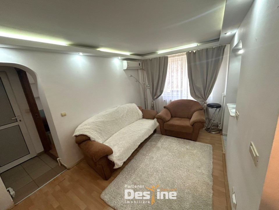 Podu Ros - Apartament 3 camere semidecomandat, MOBILAT și UTILAT