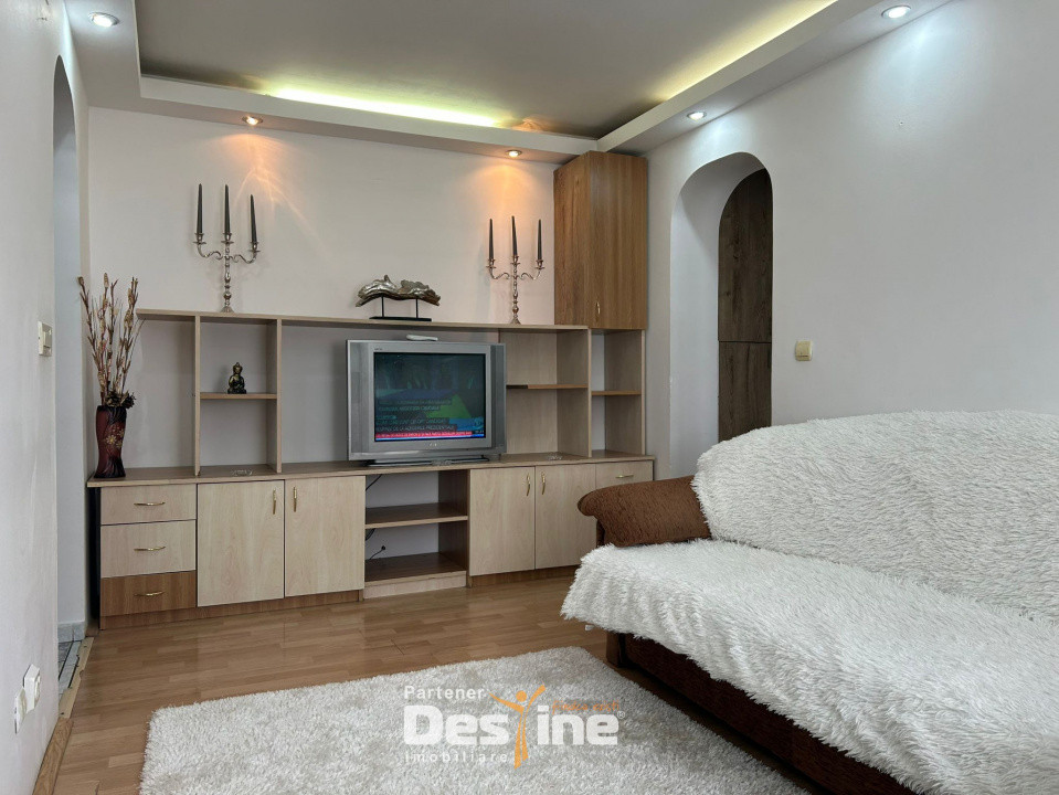 Podu Ros - Apartament 3 camere semidecomandat, MOBILAT și UTILAT
