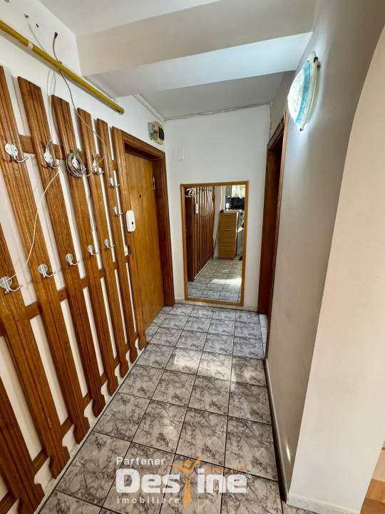 Podu Ros - Apartament 3 camere semidecomandat, MOBILAT și UTILAT