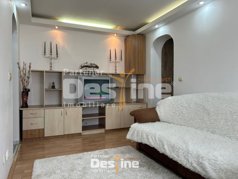 Podu Ros - Apartament 3 camere semidecomandat, MOBILAT și UTILAT