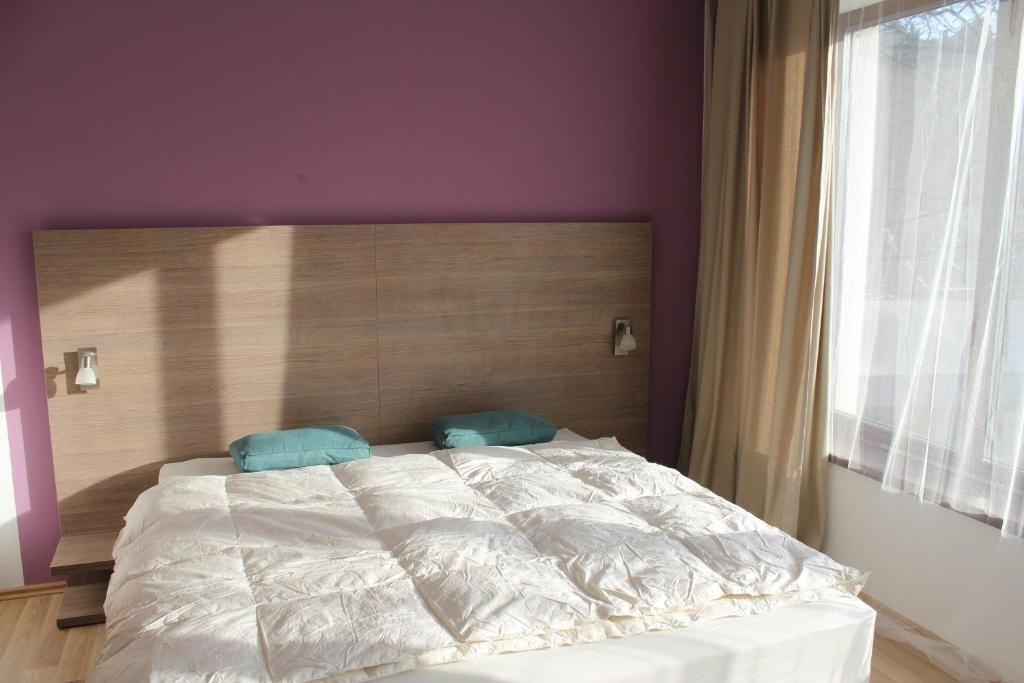 Cladire cu 11 camere, Regim Hotelier, zona Strada Lunga