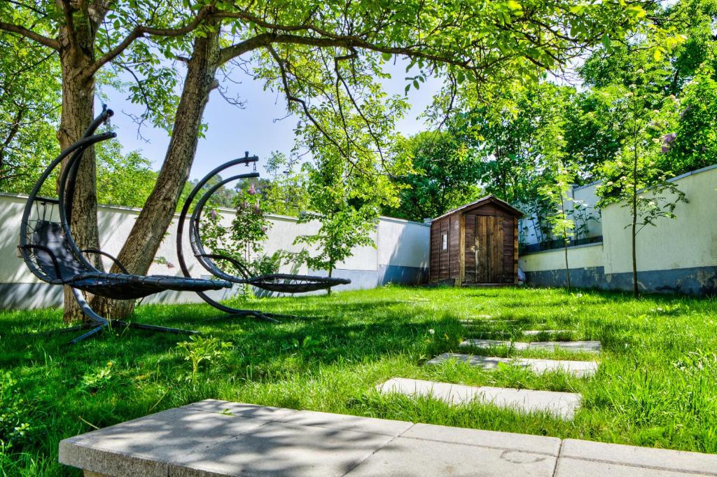 Cladire cu 11 camere, Regim Hotelier, zona Strada Lunga