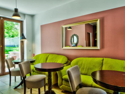 Cladire cu 11 camere, Regim Hotelier, zona Strada Lunga